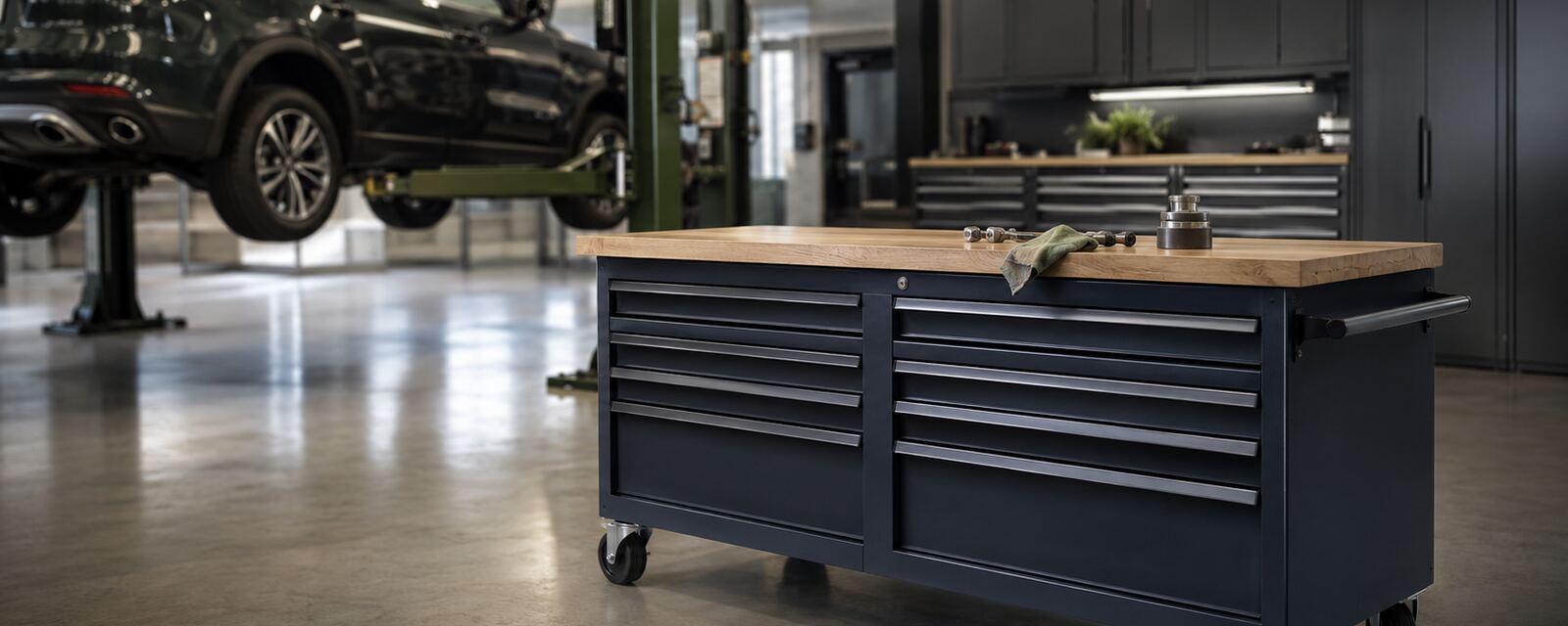 Automotive service bay